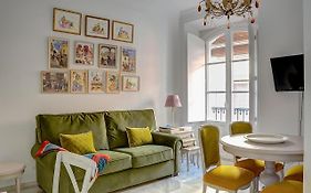 Deluxe Apartment Trajano